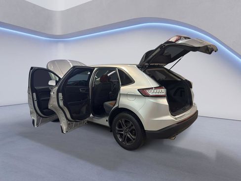 Used 2018 Ford Edge SEL w/ Equipment Group 201A AWD/4WD image 10