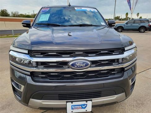 Used 2022 Ford Expedition Limited image 19