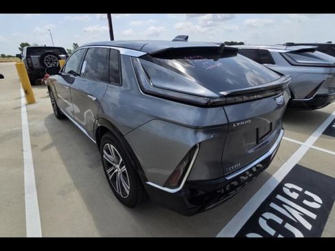 Used 2023 Cadillac Lyriq 2WD image 4