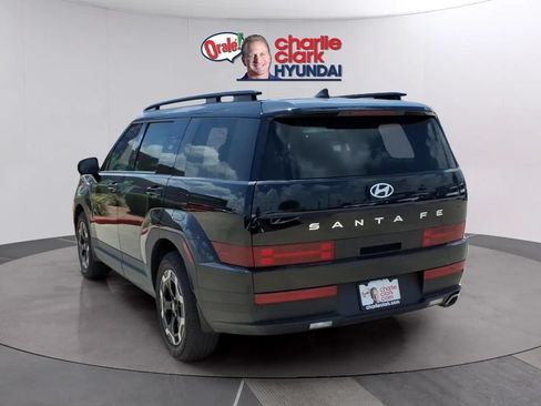 Used 2025 Hyundai Santa Fe SEL FWD image 3