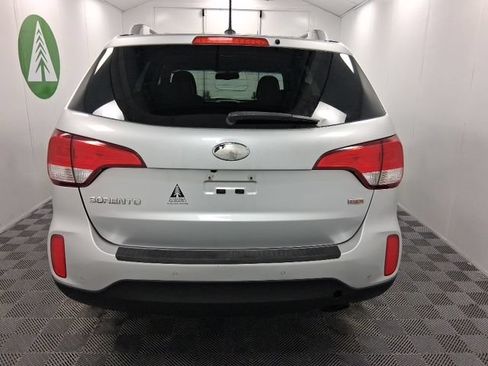 Used 2014 Kia Sorento LX AWD/4WD image 5