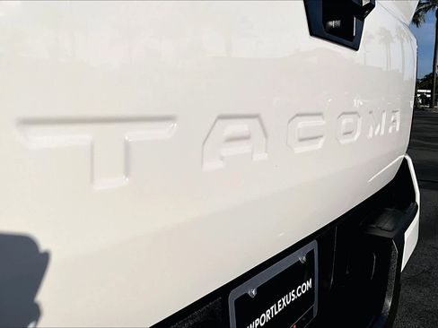 Used 2025 Toyota Tacoma TRD Sport image 9