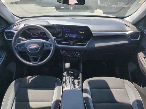 Used 2025 Chevrolet TrailBlazer LT AWD/4WD image 24