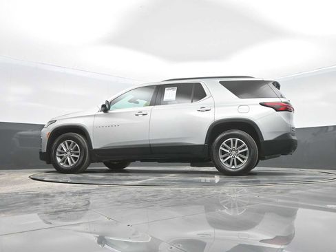 Used 2022 Chevrolet Traverse LT image 33