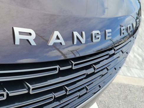New 2026 Land Rover Range Rover Long Wheelbase SE AWD/4WD image 9
