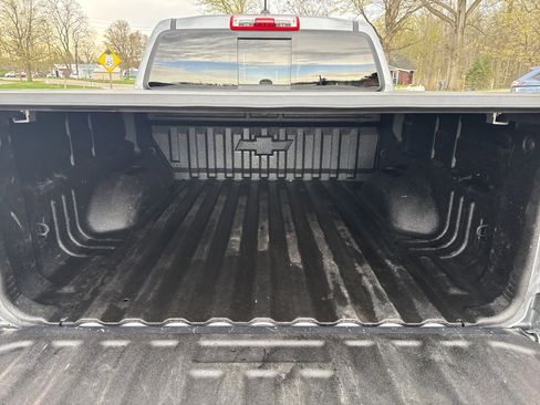 Used 2022 Chevrolet Colorado Z71 AWD/4WD image 6