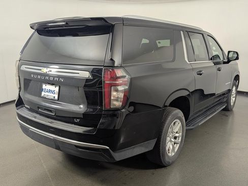 Used 2022 Chevrolet Suburban LT image 8