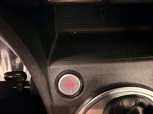 Used 2014 Volkswagen Beetle TDI image 20