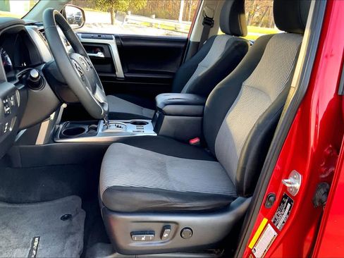 Used 2017 Toyota 4Runner SR5 Premium image 7