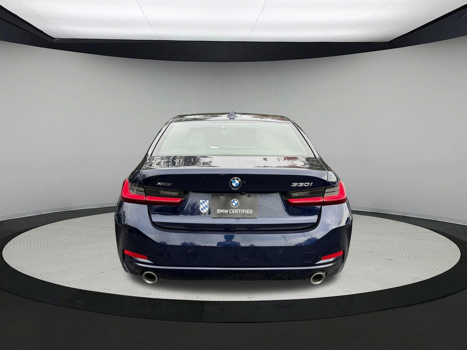 Certified 2023 BMW 330i xDrive Sedan AWD/4WD image 7