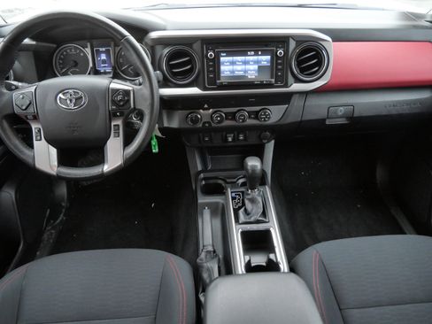 Certified 2019 Toyota Tacoma SR5 image 11