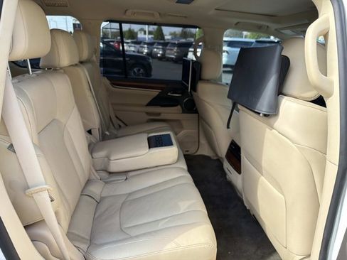 Used 2018 Lexus LX 570 4WD w/ Luxury Package image 23