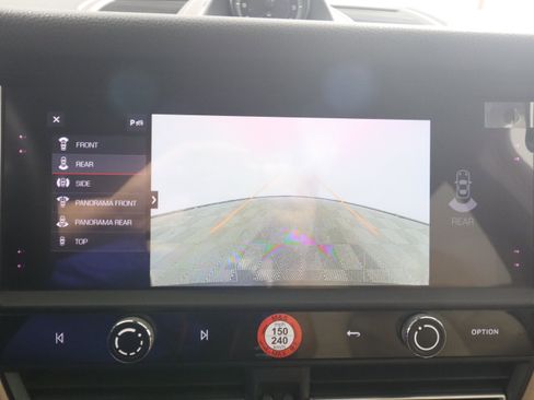 Certified 2023 Porsche Macan image 24