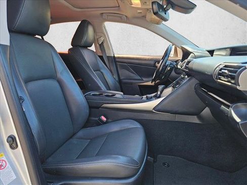 Used 2017 Lexus IS 200t RWD image 21