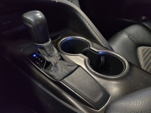 Used 2021 Toyota Camry SE w/ Carpet Mat Package (TMS) FWD image 26