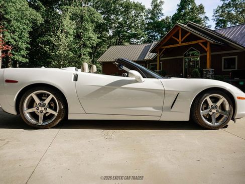 Used 2005 Chevrolet Corvette Convertible w/ Preferred Equipment Group RWD image 9