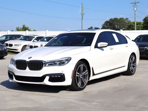 Used 2018 BMW 750i RWD image 3
