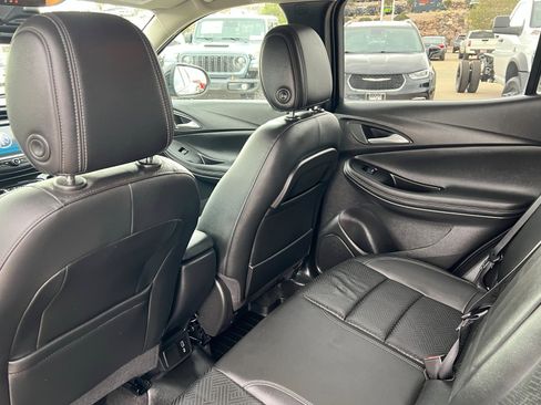 Certified 2022 Buick Encore GX Essence w/ Advanced Technology Package image 20