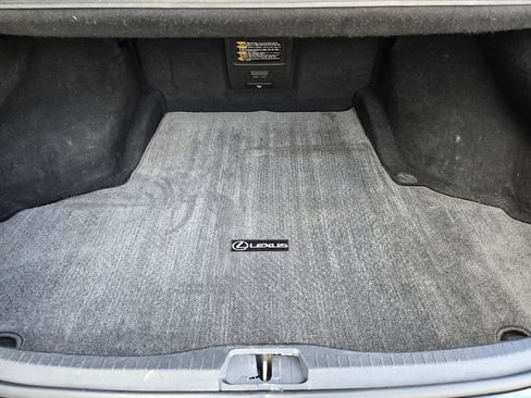 Used 2010 Lexus LS 460 RWD image 22