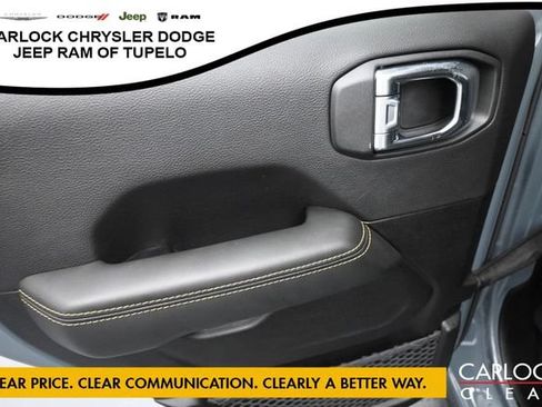 Used 2025 Jeep Wrangler Unlimited Sahara AWD/4WD image 26