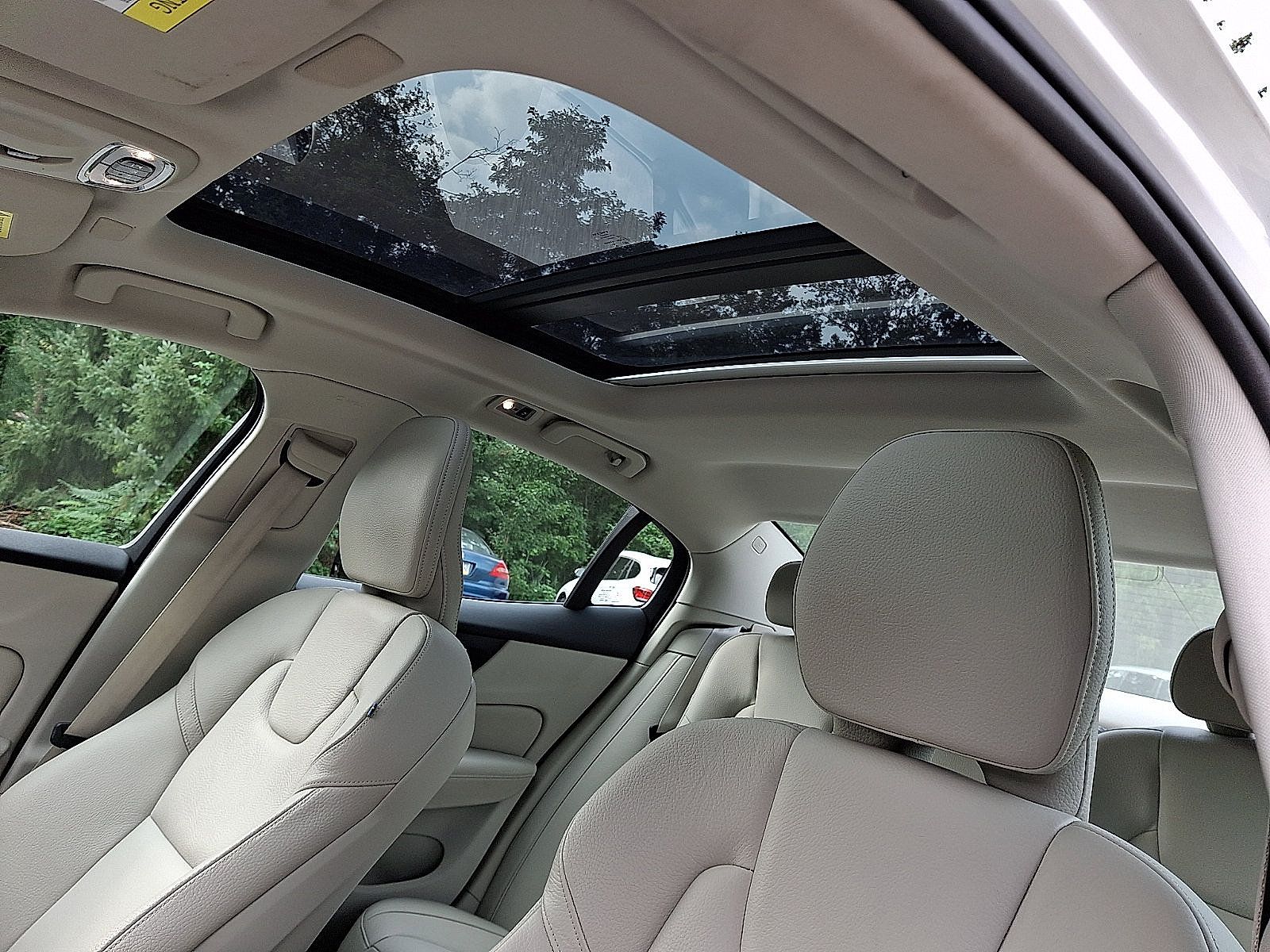 Used 2019 Volvo S60 T6 Momentum w/ Premium Package AWD/4WD image 16