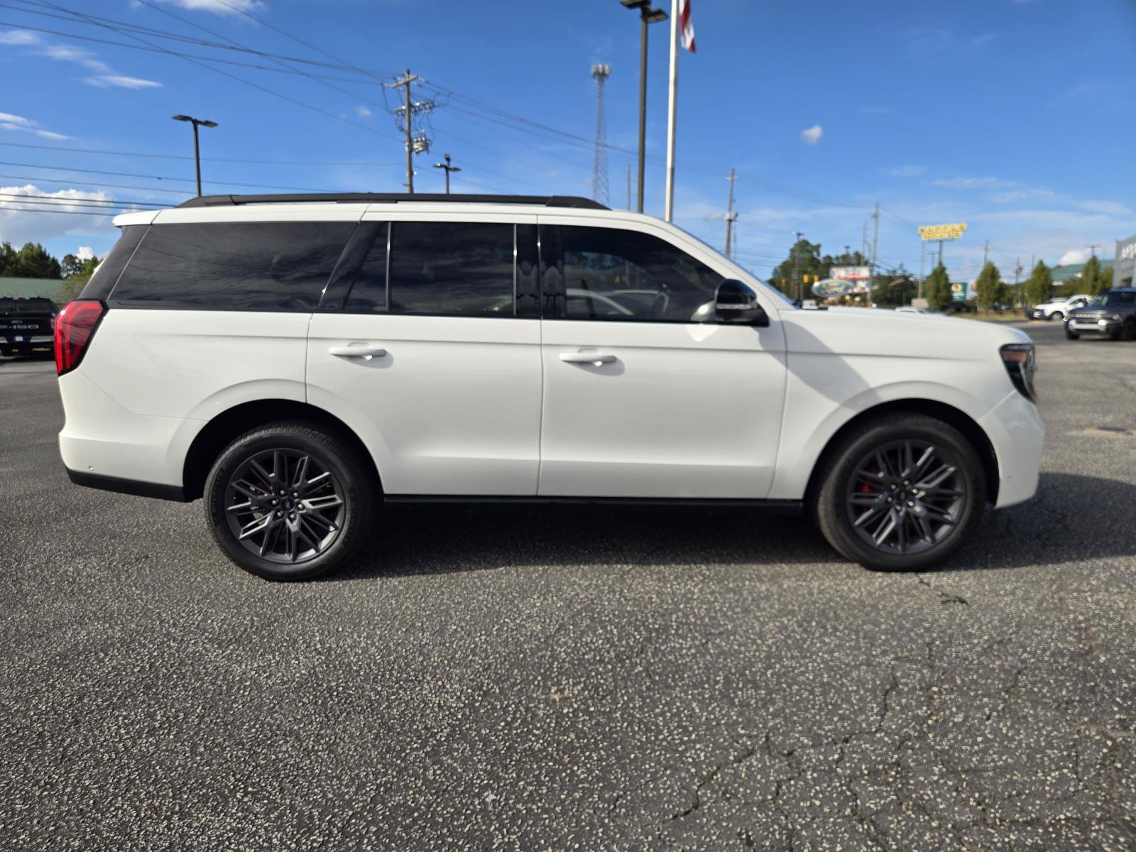 Used 2025 Ford Expedition Platinum w/ Stealth Performance Package AWD/4WD image 6