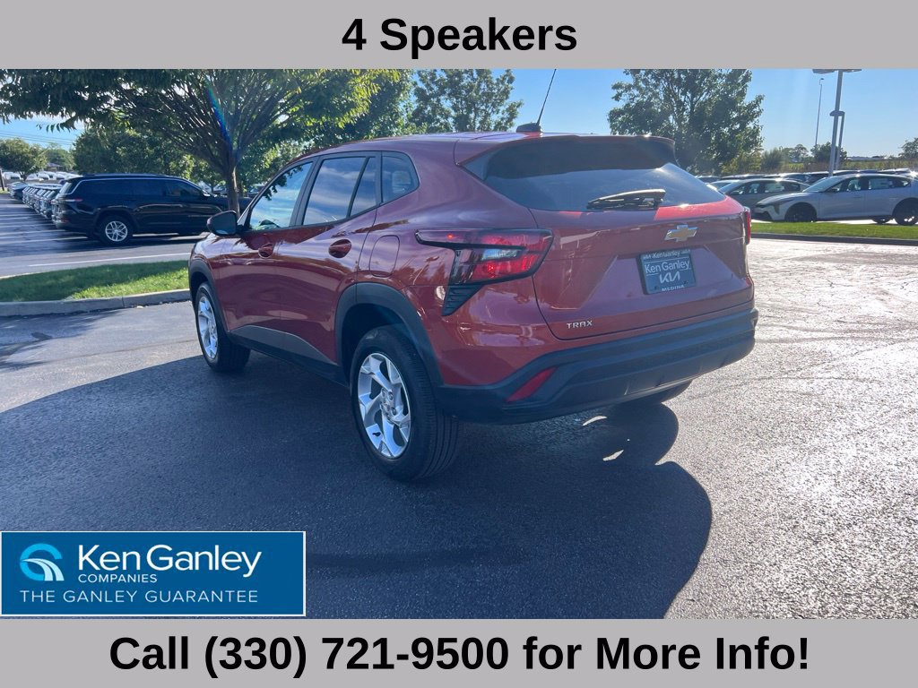 Used 2024 Chevrolet Trax LS w/ LS Convenience Package FWD image 13