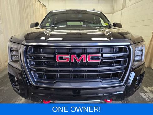 Used 2024 GMC Yukon AT4 w/ Technology Package AWD/4WD image 3