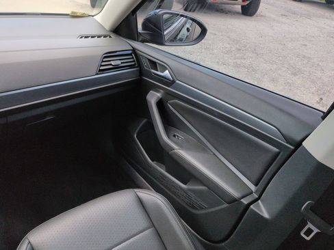 Used 2022 Volkswagen Jetta SE FWD image 17