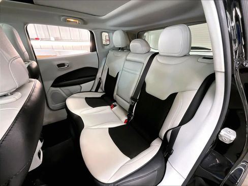 Used 2019 Jeep Compass Latitude w/ Popular Equipment Group image 28