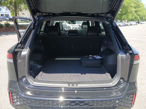 Used 2025 Volkswagen Tiguan SE R-Line image 22