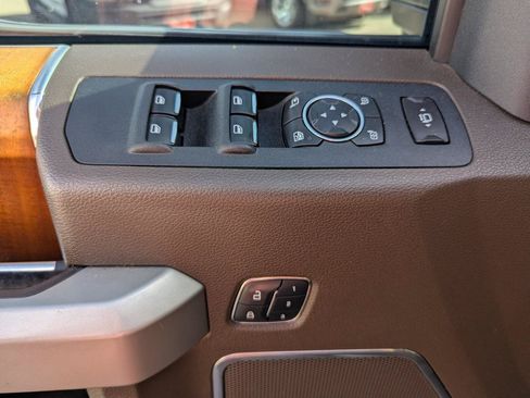 Used 2017 Ford F250 King Ranch w/ King Ranch Ultimate Package AWD/4WD image 12