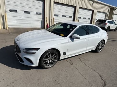 Used 2023 Genesis G70 2.0T image 15