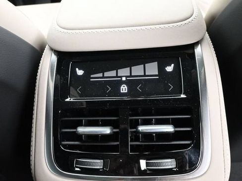New 2026 Volvo XC90 T8 Plus w/ Protection Package Premier AWD/4WD image 34