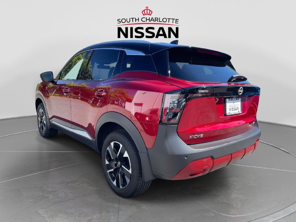 Used 2025 Nissan Kicks SR FWD image 4