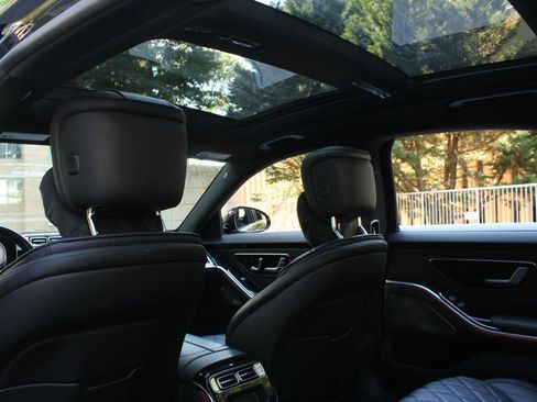 Used 2022 Mercedes-Benz S 500 4MATIC image 22