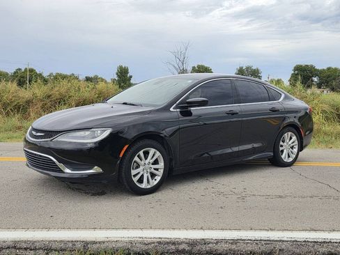 Used 2016 Chrysler 200 Limited FWD image 2