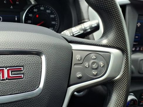 Used 2024 GMC Terrain SLE w/ Driver Convenience Package FWD image 22