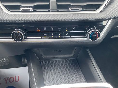 Used 2025 Chevrolet Equinox LT w/ Safety and Technology Package image 24