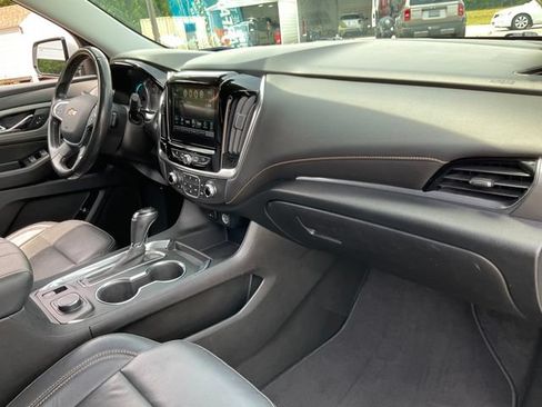 Used 2019 Chevrolet Traverse LT FWD image 21