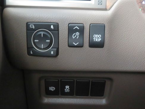 Used 2015 Lexus GX 460 w/ Premium Package image 36