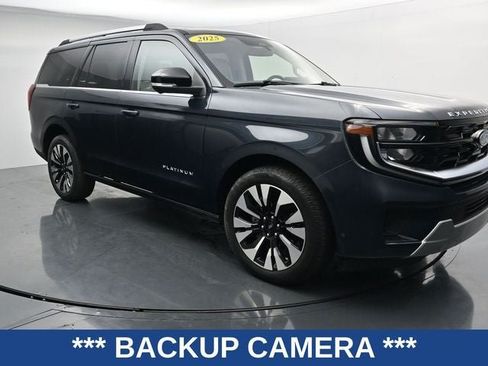 Used 2025 Ford Expedition Platinum w/ Driver's Package AWD/4WD image 2