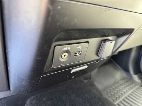 Used 2015 Ford F150 XLT image 30