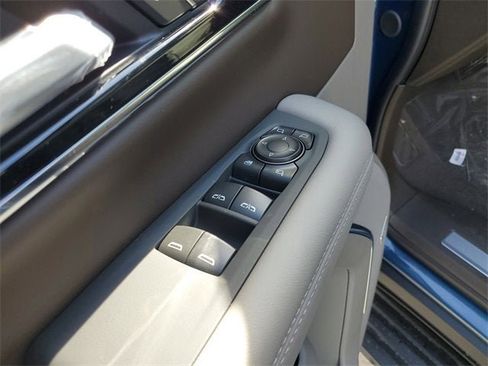 New 2026 GMC Yukon XL Elevation image 18