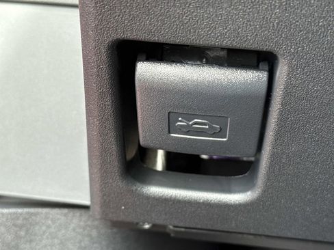 New 2026 Subaru Solterra AWD/4WD image 42