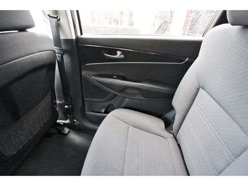 Used 2020 Kia Sorento FWD V6 image 15