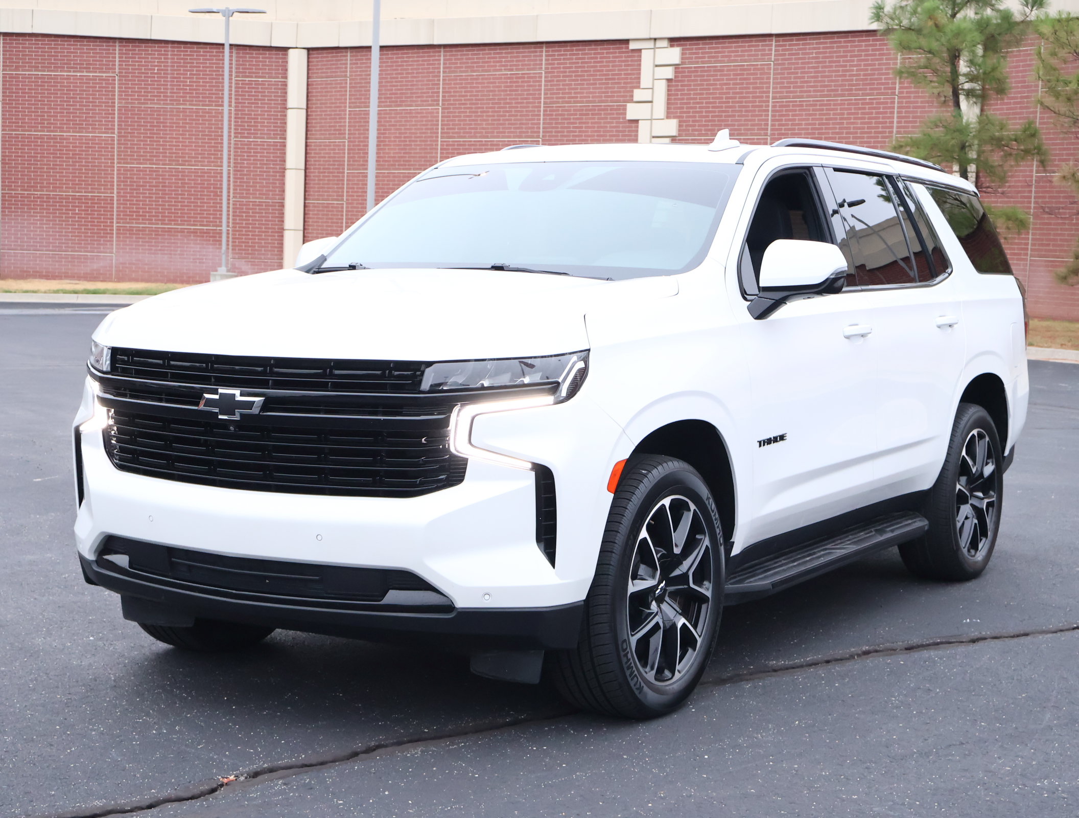 Used 2023 Chevrolet Tahoe RST w/ Luxury Package AWD/4WD image 35