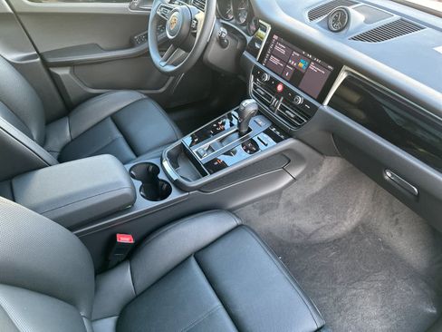 New 2026 Porsche Macan image 17