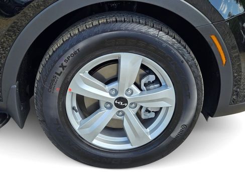 New 2026 Kia Sorento LX FWD image 6
