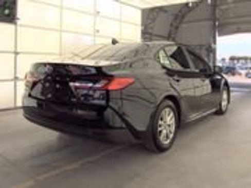 Used 2025 Toyota Camry LE w/ Convenience Package FWD image 4